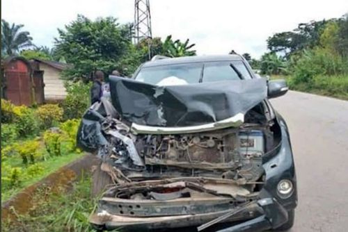Eto'o a scăpat nevătămat după un teribil accident auto suferit în orașul Nkongsamba din Camerun.