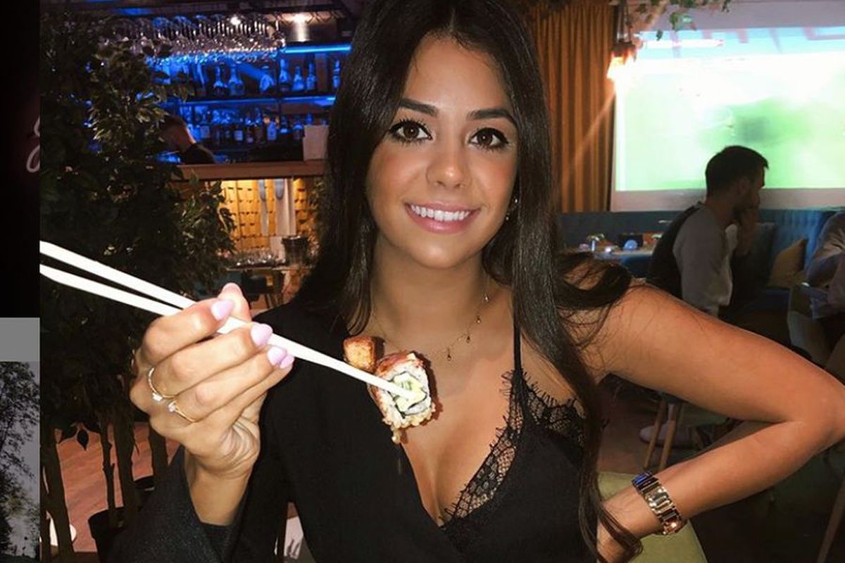 FOTO Partenera lui Juan Camara a venit în România după iubitul ei: „Suntem foarte fericiți la București” » Cum arată prietena fostului jucător de la Barcelona