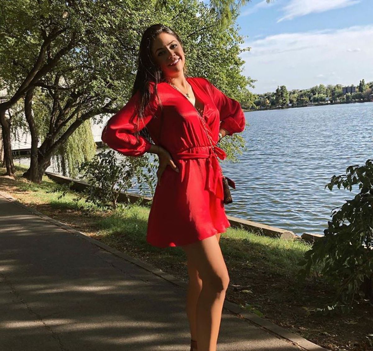 FOTO Partenera lui Juan Camara a venit în România după iubitul ei: „Suntem foarte fericiți la București” » Cum arată prietena fostului jucător de la Barcelona