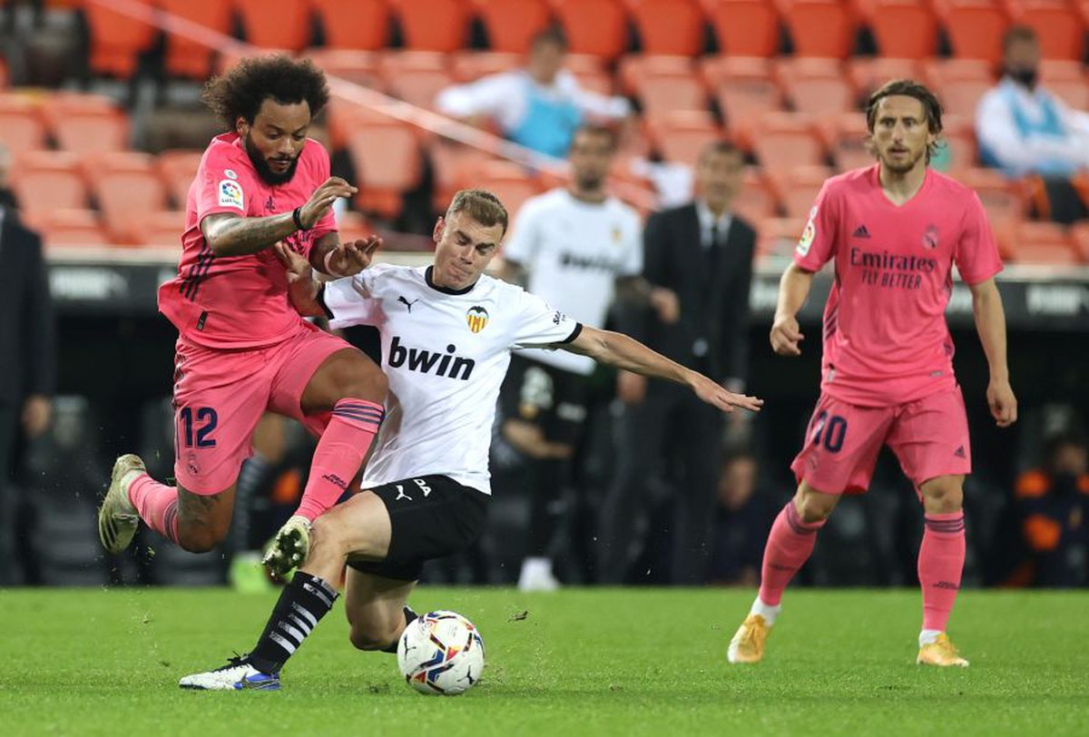 VALENCIA - REAL MADRID 4-1 » Real Madrid, răpusă de Carlos Soler și VAR!