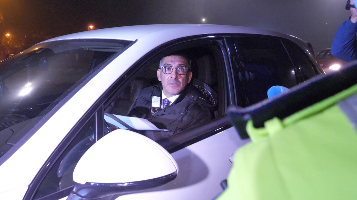 VIDEO + FOTO Ilie Dumitrescu, oprit de Poliție în București! Ce s-a întâmplat cu fostul internațional