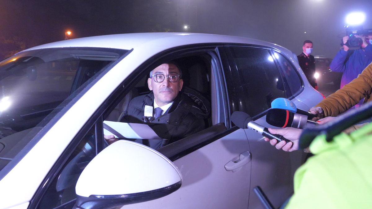 VIDEO + FOTO Ilie Dumitrescu, oprit de Poliție în București! Ce s-a întâmplat cu fostul internațional