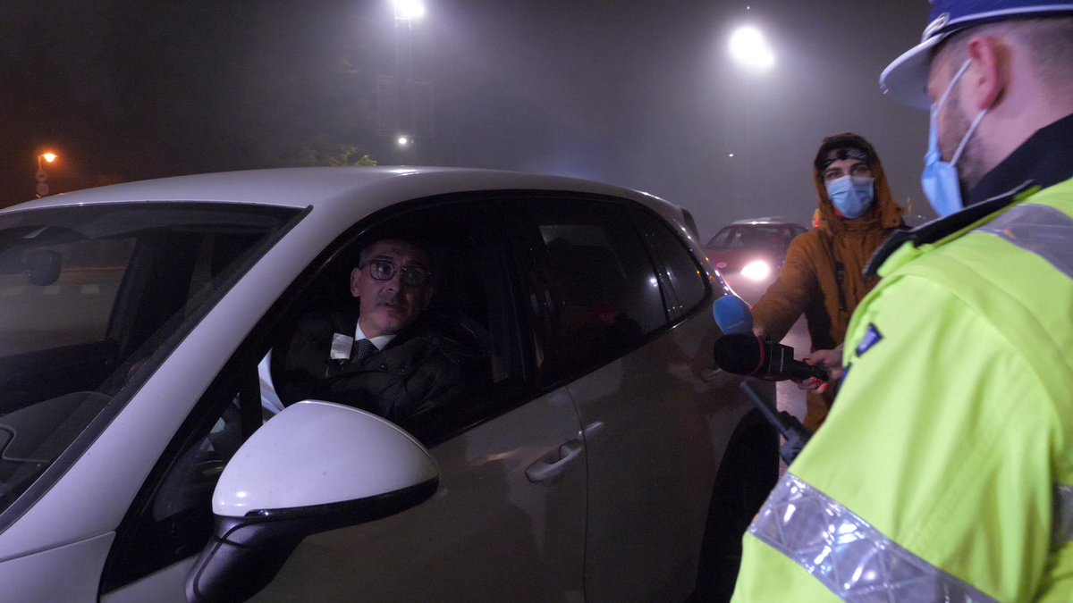 VIDEO + FOTO Ilie Dumitrescu, oprit de Poliție în București! Ce s-a întâmplat cu fostul internațional