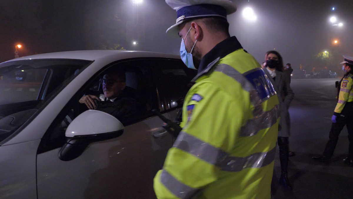 VIDEO + FOTO Ilie Dumitrescu, oprit de Poliție în București! Ce s-a întâmplat cu fostul internațional