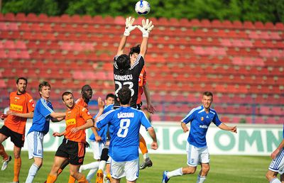 VIDEO EXCLUSIV Acuze de blat în direct: „Presiuni din partea șefului FRF! A fost amenințat că va avea partea de arbitraj execrabil”