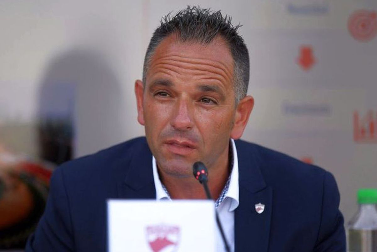 DINAMO. Fanii acționari din PCH, poezie pentru Cortacero: „La club n-avem nici de-o pâine, Pablo ne răspunde: «Mâine!»”