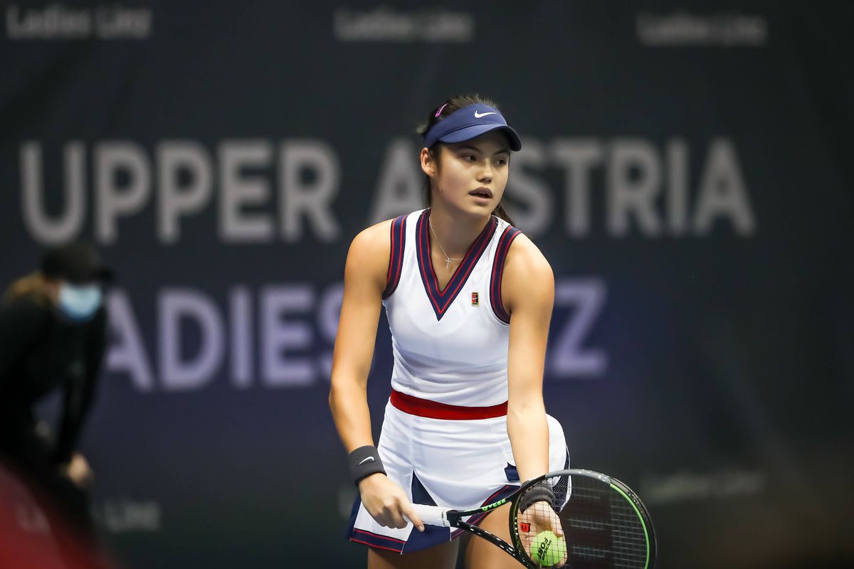 Emma Răducanu - Xinyu Wang, optimi WTA Linz // FOTO: Imago