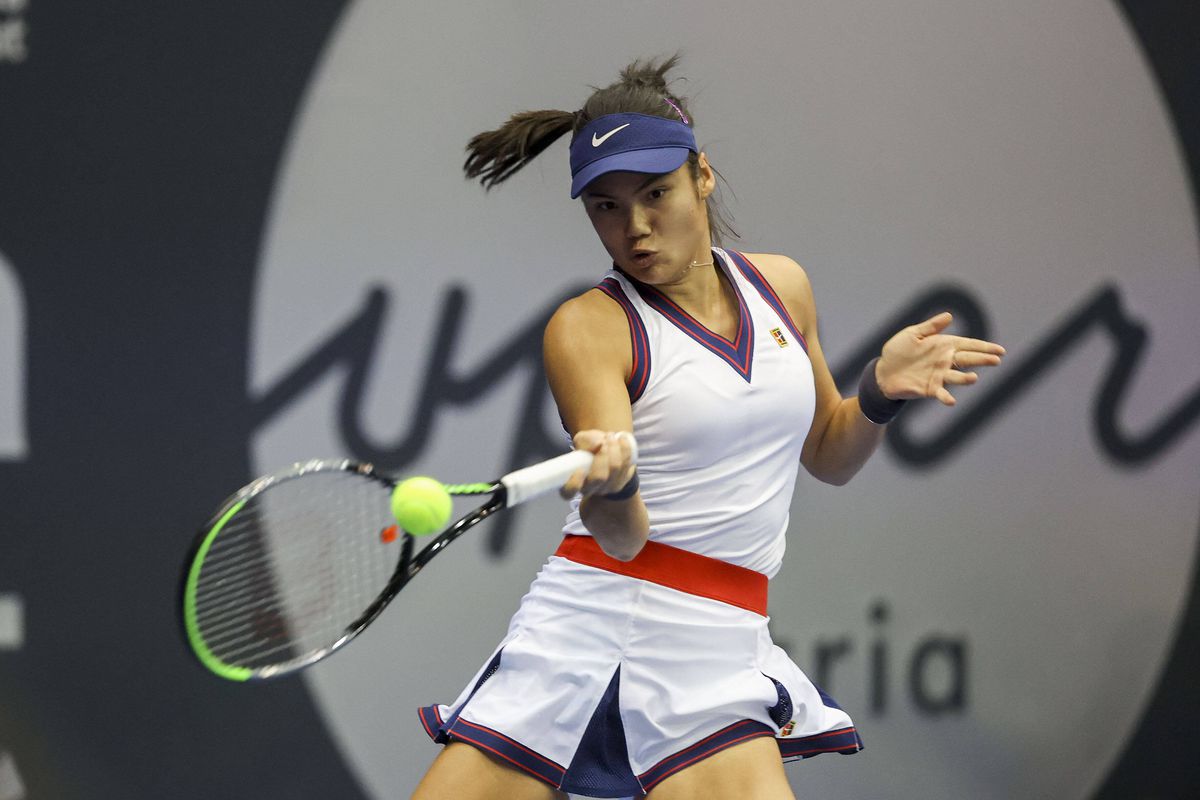 Emma Răducanu - Xinyu Wang, optimi WTA Linz // FOTO: Imago