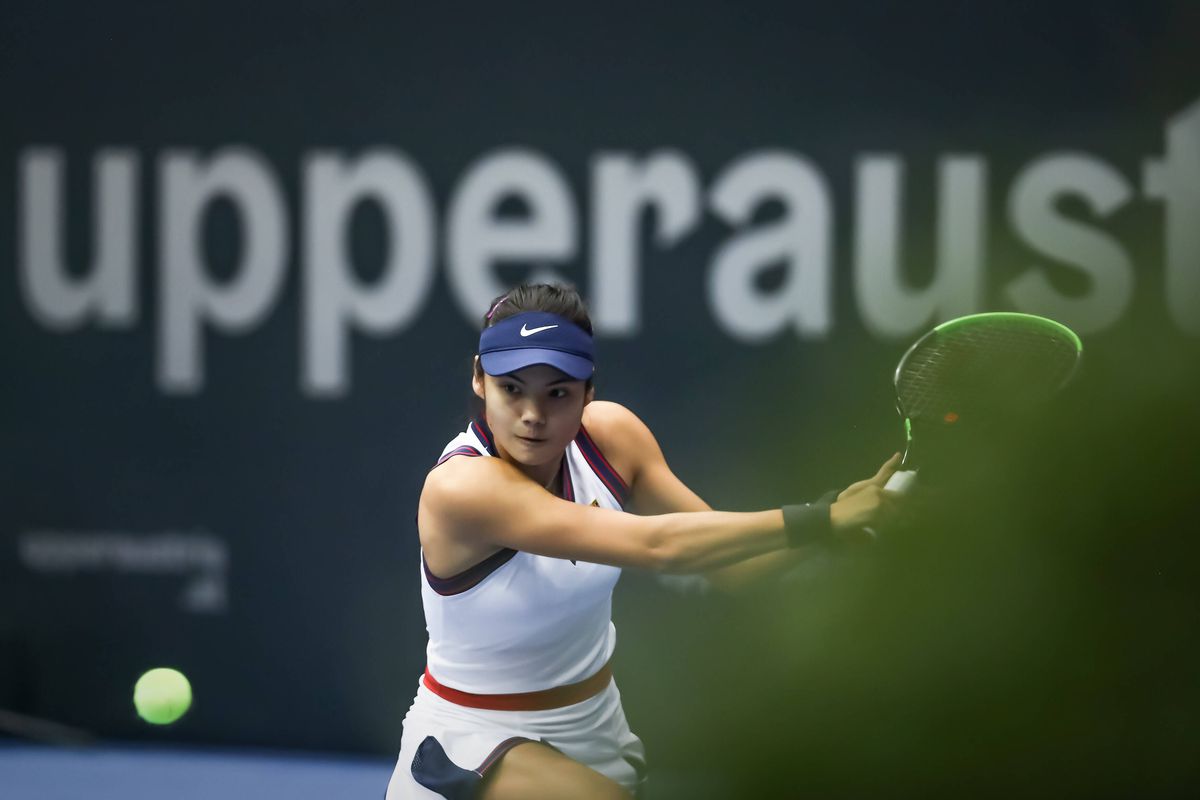 Emma Răducanu - Xinyu Wang, optimi WTA Linz // FOTO: Imago