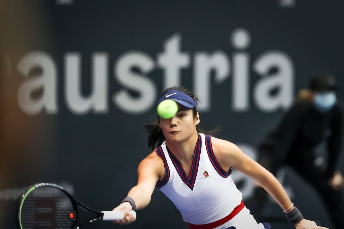 Emma Răducanu - Xinyu Wang, optimi WTA Linz // FOTO: Imago