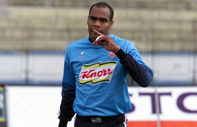 Au trecut 21 de ani, dar Fouhami nu a uitat de Dinamo » Fostul portar, șocat de problemele „câinilor”: „Când văd că joacă pe același stadion...”