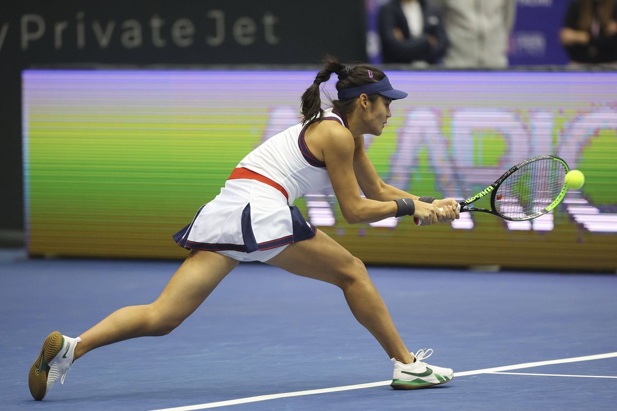 Emma Răducanu - Xinyu Wang, optimi WTA Linz // FOTO: Imago