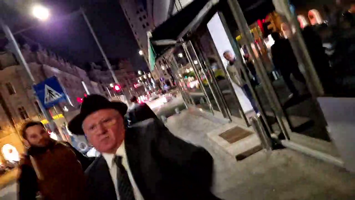 Dumitru Dragomir, conflict violent pe stradă cu protestatarul „Ceaușescu”