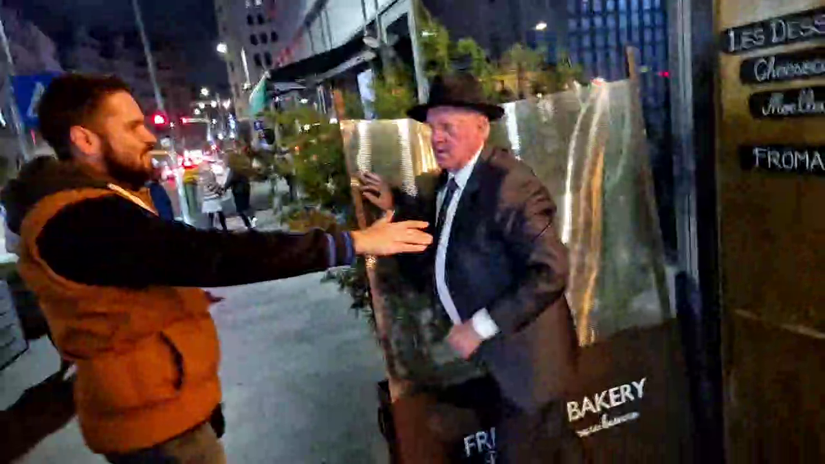 Dumitru Dragomir, conflict violent pe stradă cu protestatarul „Ceaușescu”: „Au dat în mine, nu mai văd cu un ochi!” vs. „M-au înțepat cu șurubelnția, au pus câinele să mă muște”