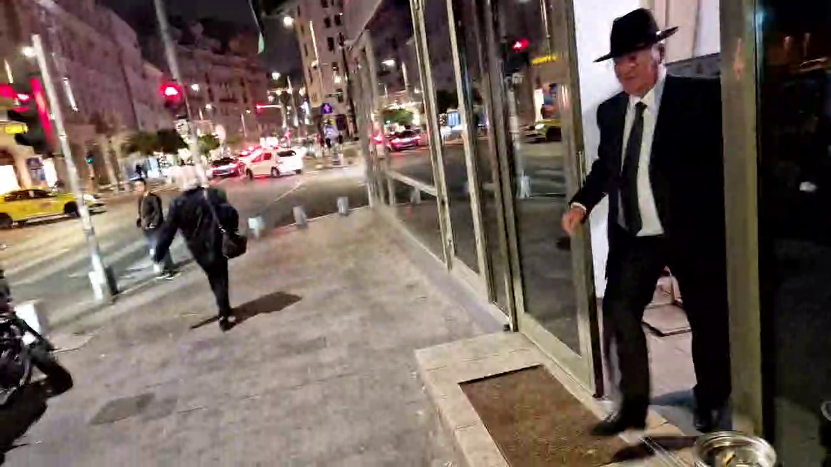 Dumitru Dragomir, conflict violent pe stradă cu protestatarul „Ceaușescu”