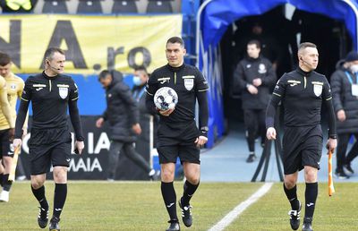 Arbitrii români de Mondial au ajuns în Qatar și intră pe mâna lui Collina