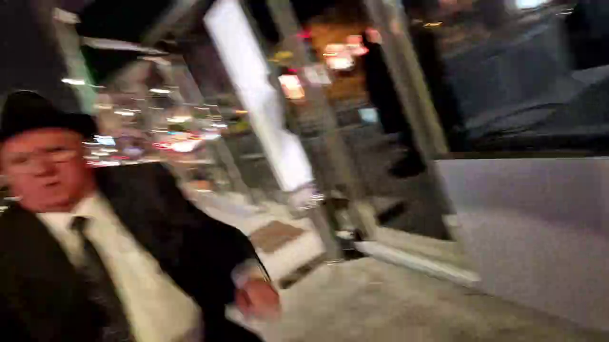 Dumitru Dragomir, conflict violent pe stradă cu protestatarul „Ceaușescu”