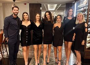 Ce apariție! Româncele, elegante în negru înainte de duelul cu Serbia în playoff-ul BJK Cup