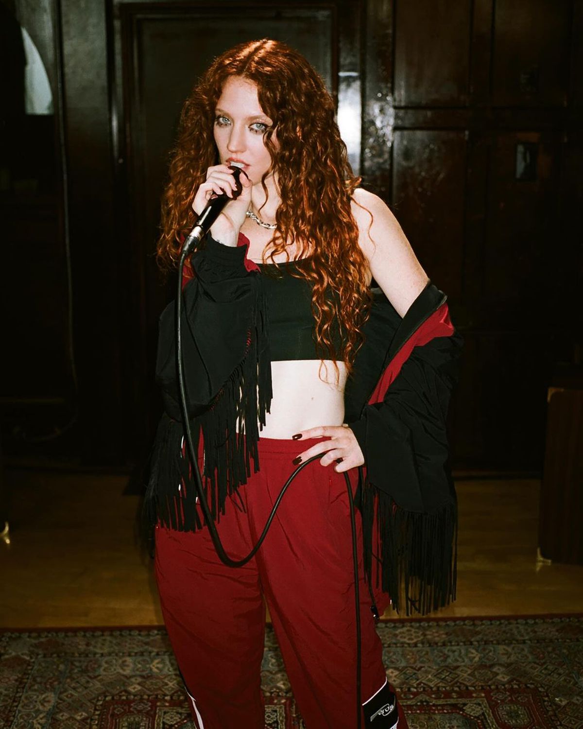 Prezentatoarea TV a confirmat că are o idilă cu celebra artistă: au fost surprinse când se sărutau