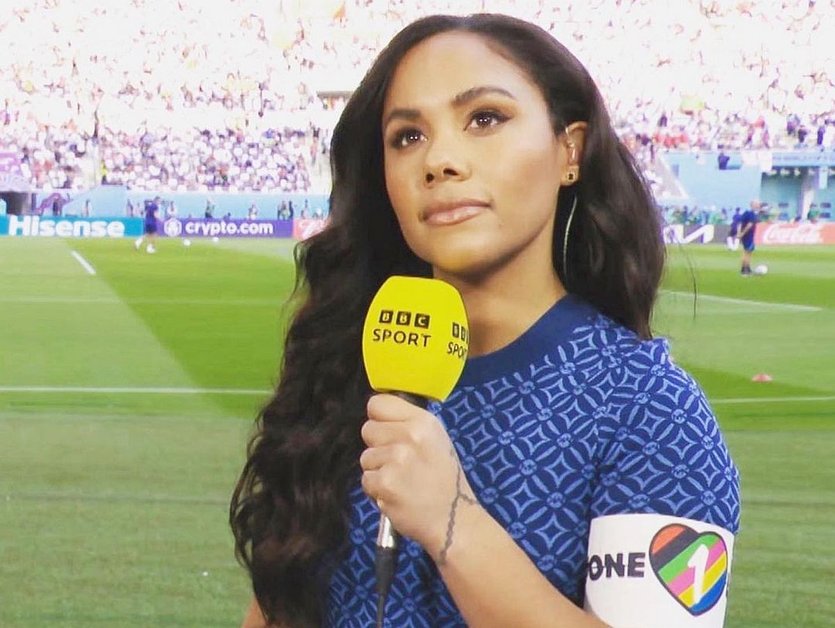 Prezentatoarea TV a confirmat că are o idilă cu celebra artistă: au fost surprinse când se sărutau