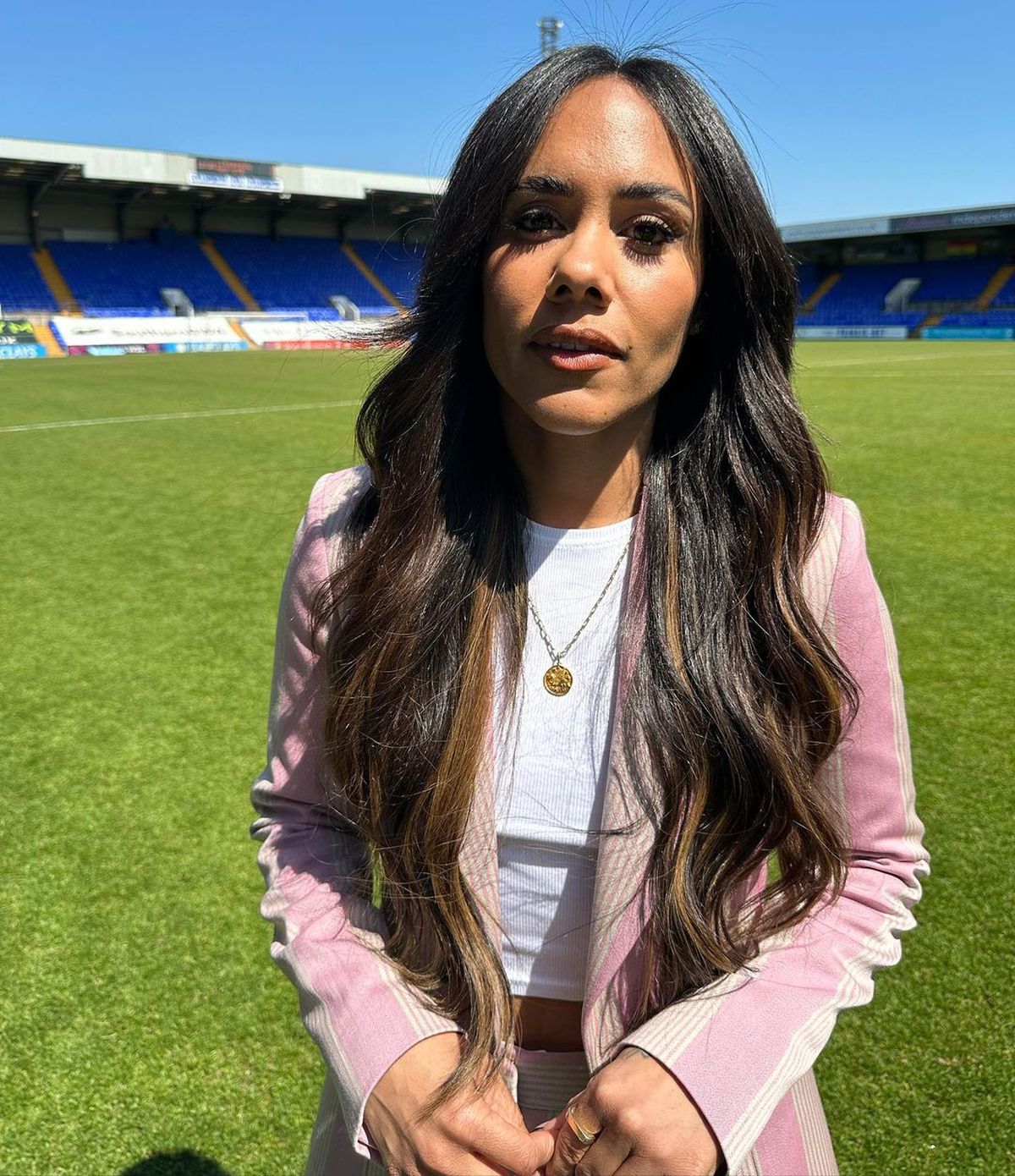 Prezentatoarea TV a confirmat că are o idilă cu celebra artistă: au fost surprinse când se sărutau