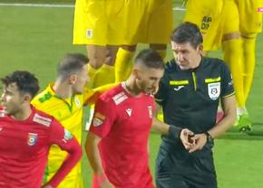 Fază confuză în Liga 2 » Horia Mladinovici a trecut peste semnalizarea asistentului și a validat golul din Chindia - Mioveni