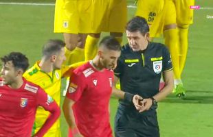 Fază confuză în Liga 2 » Horia Mladinovici a trecut peste semnalizarea asistentului și a validat golul din Chindia - Mioveni