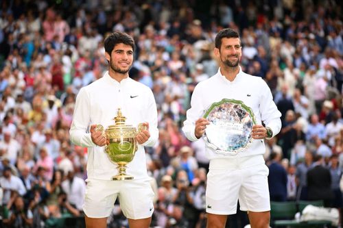 Carlos Alcaraz și Novak Djokovic după finala de la Wimbledon Foto Imago