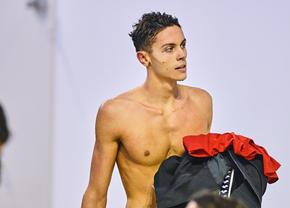 David Popovici s-a calificat cu primul timp în finala de la 100 m liber la Campionatele Naționale în bazin scurt