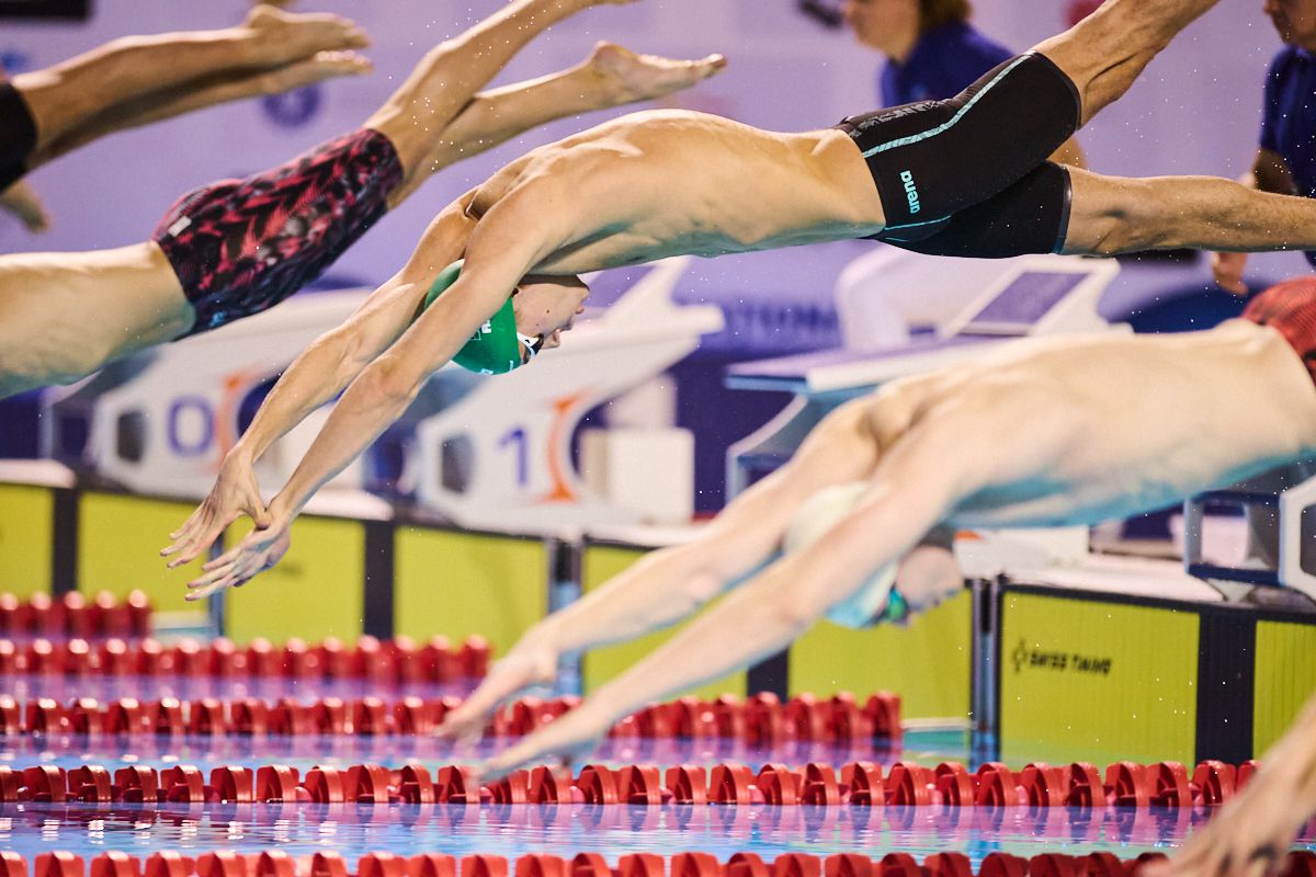 David Popovici, concluzii după prima zi de la Campionatele Naționale + explică de ce a purtat o cască imprimată cu steagul Africii de Sud