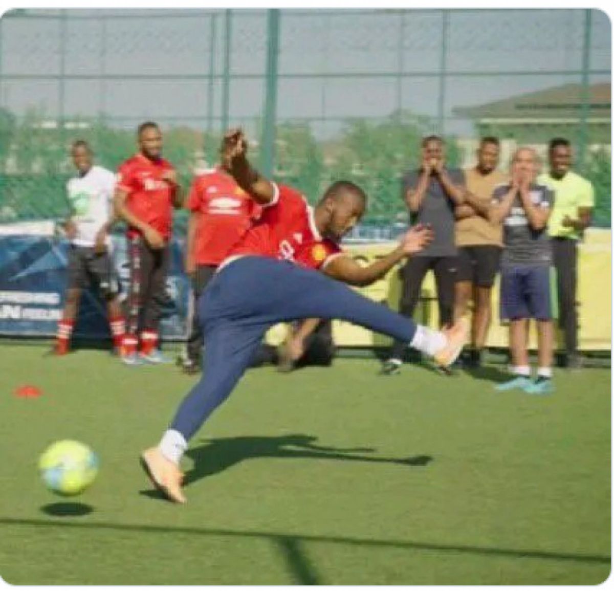 Internetul a „erupt” » Cele mai tari glume după ce United a ajuns ultima în grupa de UCL