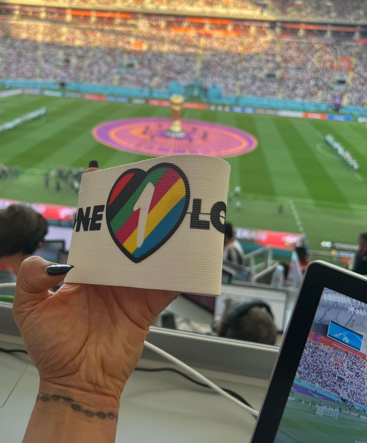 Prezentatoarea TV a confirmat că are o idilă cu celebra artistă: au fost surprinse când se sărutau