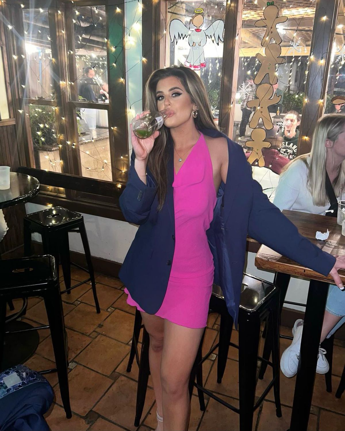 Trish Christakis este reporter pentru echipa CBS News Miami