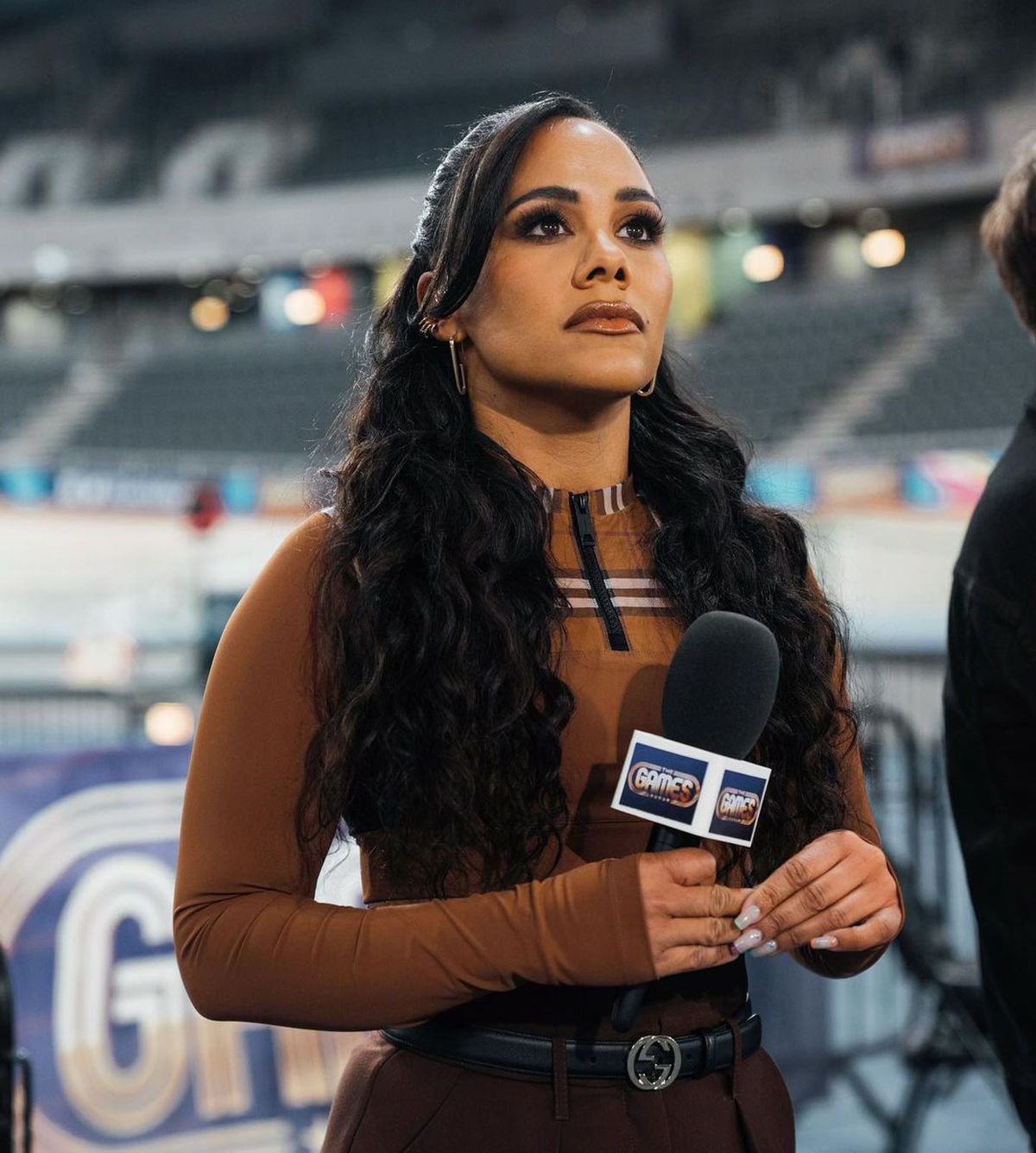 Prezentatoarea TV a confirmat că are o idilă cu celebra artistă: au fost surprinse când se sărutau