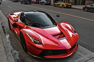 Noul bolid de lux produs de Ferrari în colecția lui Țiriac costă 4 milioane de euro » Mașina a fost creată în 499 de exemplare