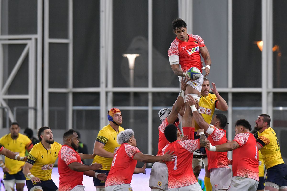 Fotoreporterul GSP a surprins imaginea serii după România – Tonga: tatuaj spectaculos, cu un urs, pentru un rugbyst român