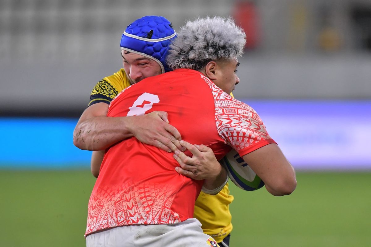 Fotoreporterul GSP a surprins imaginea serii după România – Tonga: tatuaj spectaculos, cu un urs, pentru un rugbyst român