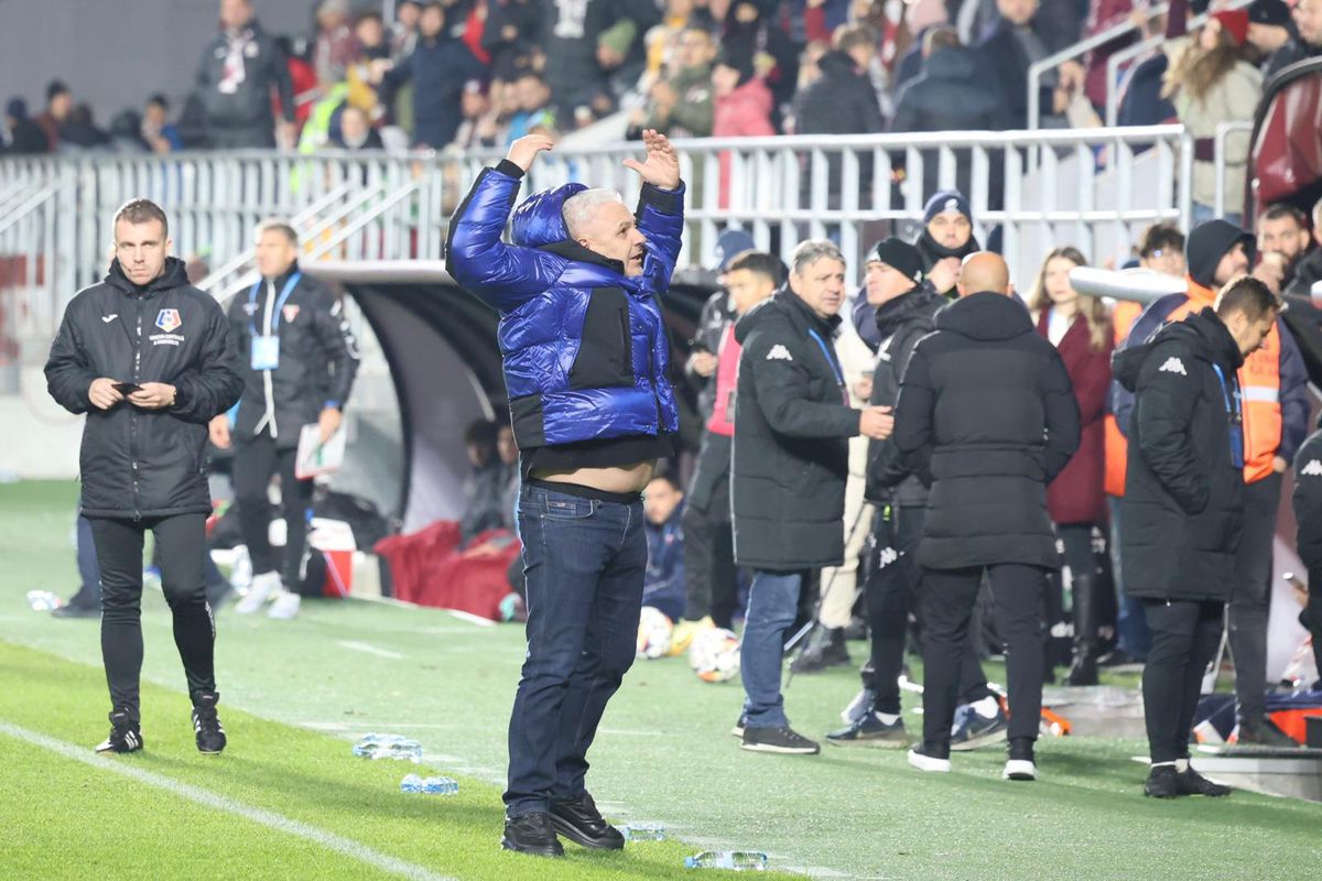 Marius Șumudică, la Rapid - UTA // FOTO: GSP