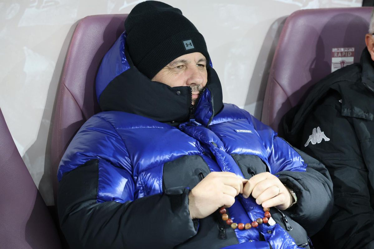 Accesoriul cu care Marius Șumudică a venit la Rapid - UTA: „E un cadou”