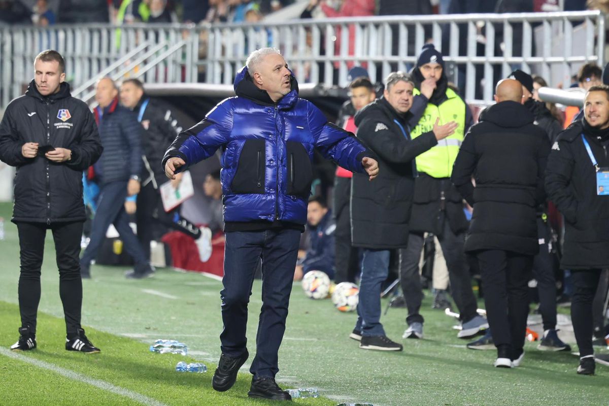 Accesoriul cu care Marius Șumudică a venit la Rapid - UTA: „E un cadou”