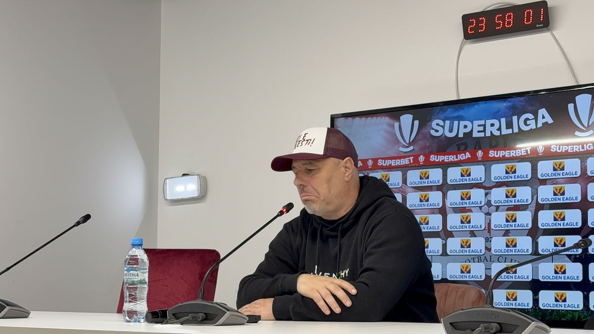 Accesoriul cu care Marius Șumudică a venit la Rapid - UTA: „E un cadou”