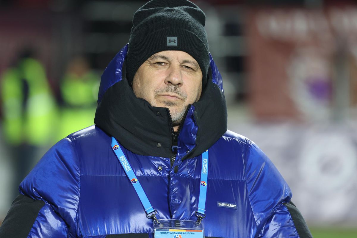 Accesoriul cu care Marius Șumudică a venit la Rapid - UTA: „E un cadou”