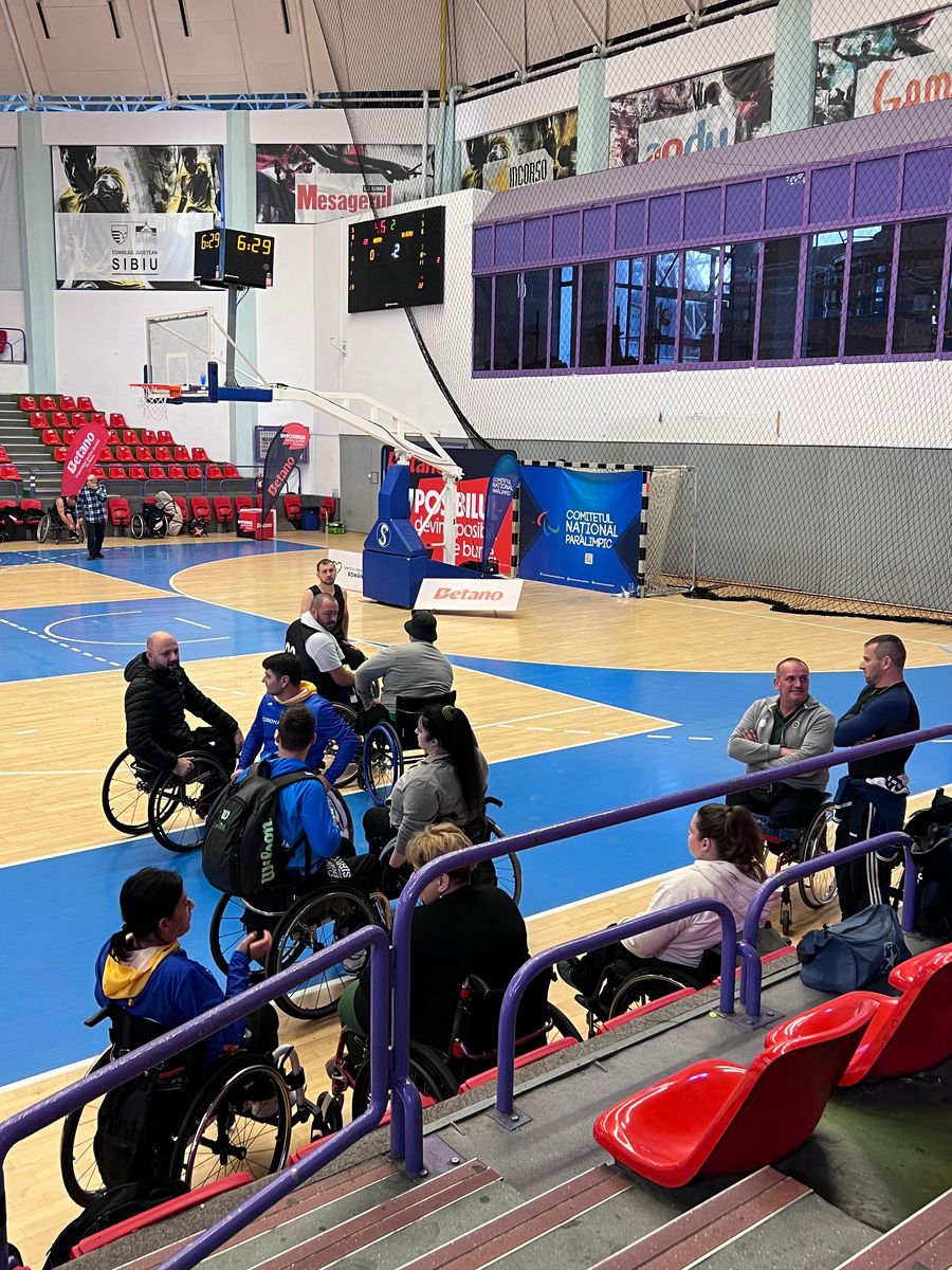 Comunitatea baschetului paralimpic, o comunitate unită/Foto: David Istrate (GSP.ro) După mai bine de două decenii, baschetul în fotoliu rulant renaște grație unei comunități unite: „Suntem prieteni extraordinari”