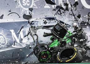 Accident înfiorător în F1! La 339 de km/h, mașina a fost făcută zob!