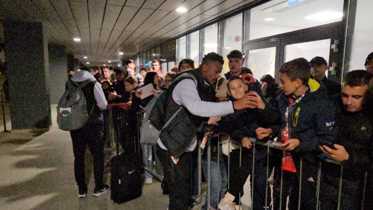 Ce s-a întâmplat la Sibiu după semieșecul lui FCSB: „Rămâi aici!” » Întâlnire emoționantă pentru titularul campioanei: „Ai grijă, mamă!”