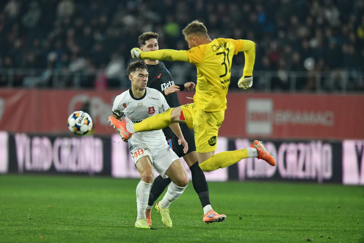 Ilie Dumitrescu l-a luat tare pe fotbalistul de la FCSB: „Reacția lui Tănase spune totul”