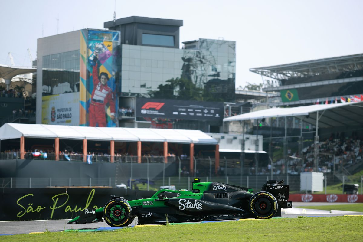 Accident înfiorător în F1! La 339 de km/h, mașina a fost făcută zob!