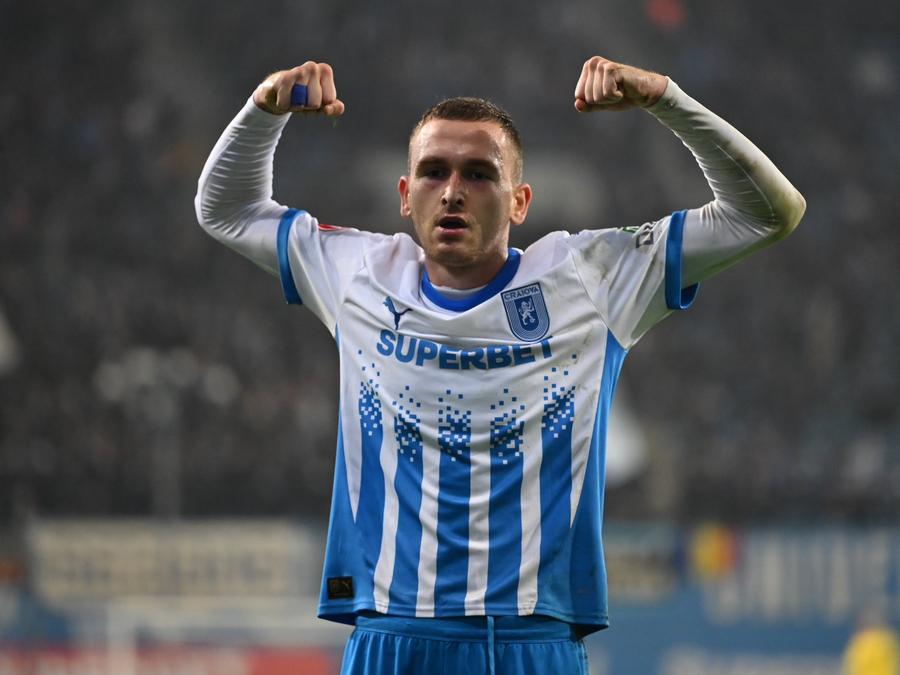 Oleksandr Romanchuk în Universitatea Craiova - UTA, etapa #16, 9.11.2025 // foto: Facebook Craiova „Boom” de 3 milioane de euro pentru Craiova » Două echipe din top 5 campionate „se bat” pe titularul oltenilor