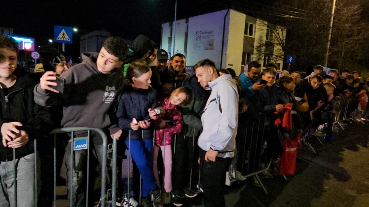 Ce s-a întâmplat la Sibiu după semieșecul lui FCSB: „Rămâi aici!” » Întâlnire emoționantă pentru titularul campioanei: „Ai grijă, mamă!”