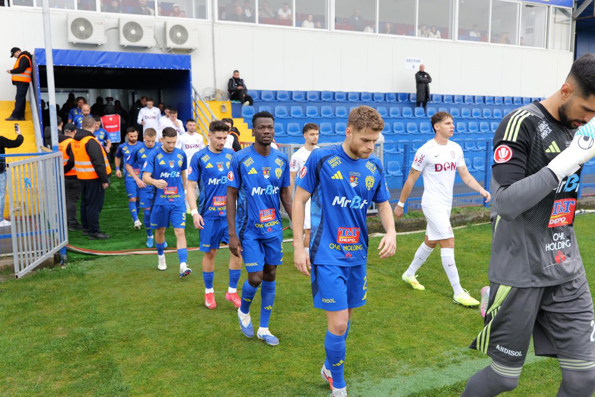 Cuvinte reprobabile aruncate în parcare, după Slobozia - CFR Cluj: „Băi bulangiule! Cine-s ăștia?” » LPF a văzut imaginile pe GSP și a reacționat imediat: „SUSPENDAT până la finalul sezonului regulat”